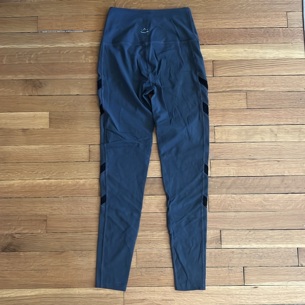 Beyond Yoga leggings - Picture 3 of 3